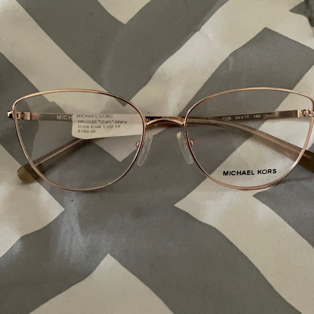 Glasses - Picture 1 of 1